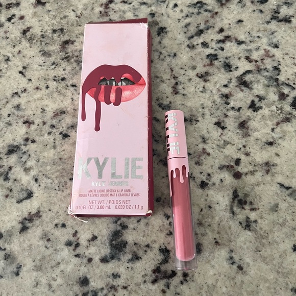 Kylie Jenner Matte Liquid Lipstick - Picture 1 of 3